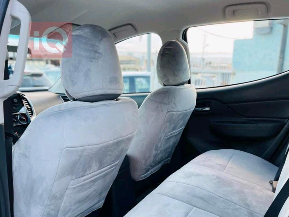میتسوبیشی L200